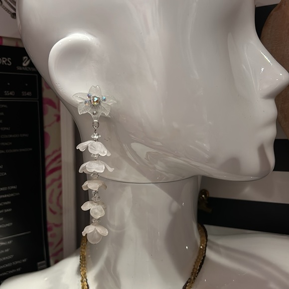 Vintage White Flower & Crystal Earrings-Boutique - Picture 5 of 6